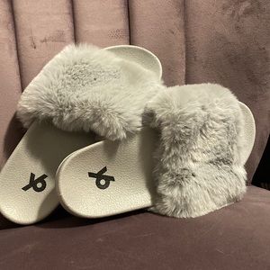 Fuzzy Slides - Gray